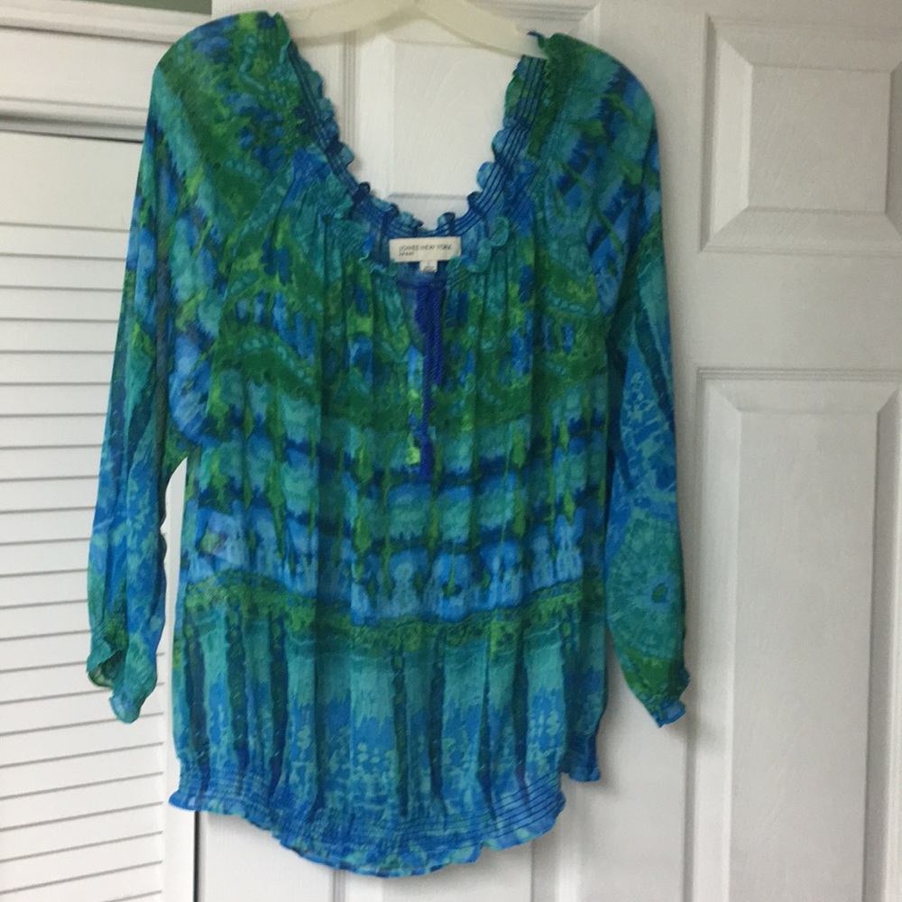 Thin crepe blouse.